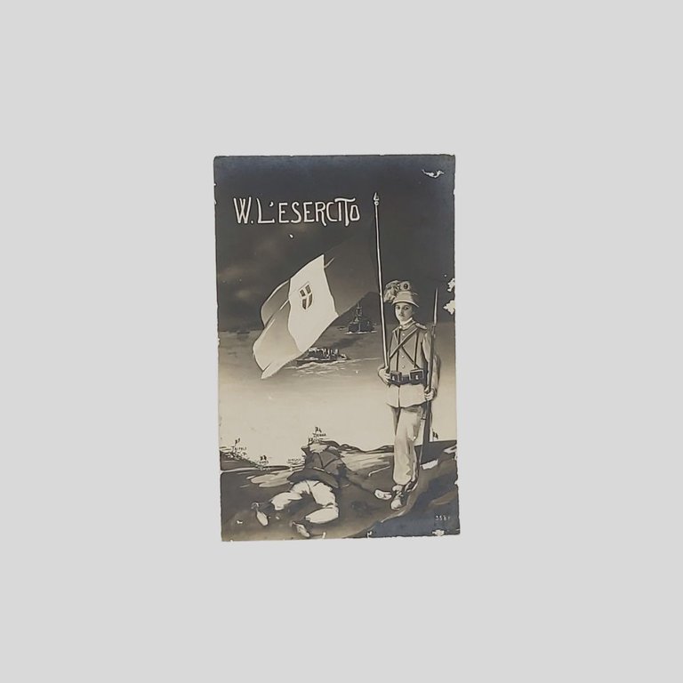 Colonie. W L’Esercito. Bersagliera con il tricolore. | Immagine Gallery 1