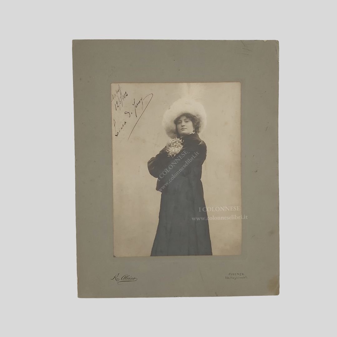 Fotografia con firma autografa. Datata “Napoli 12/5/1912”