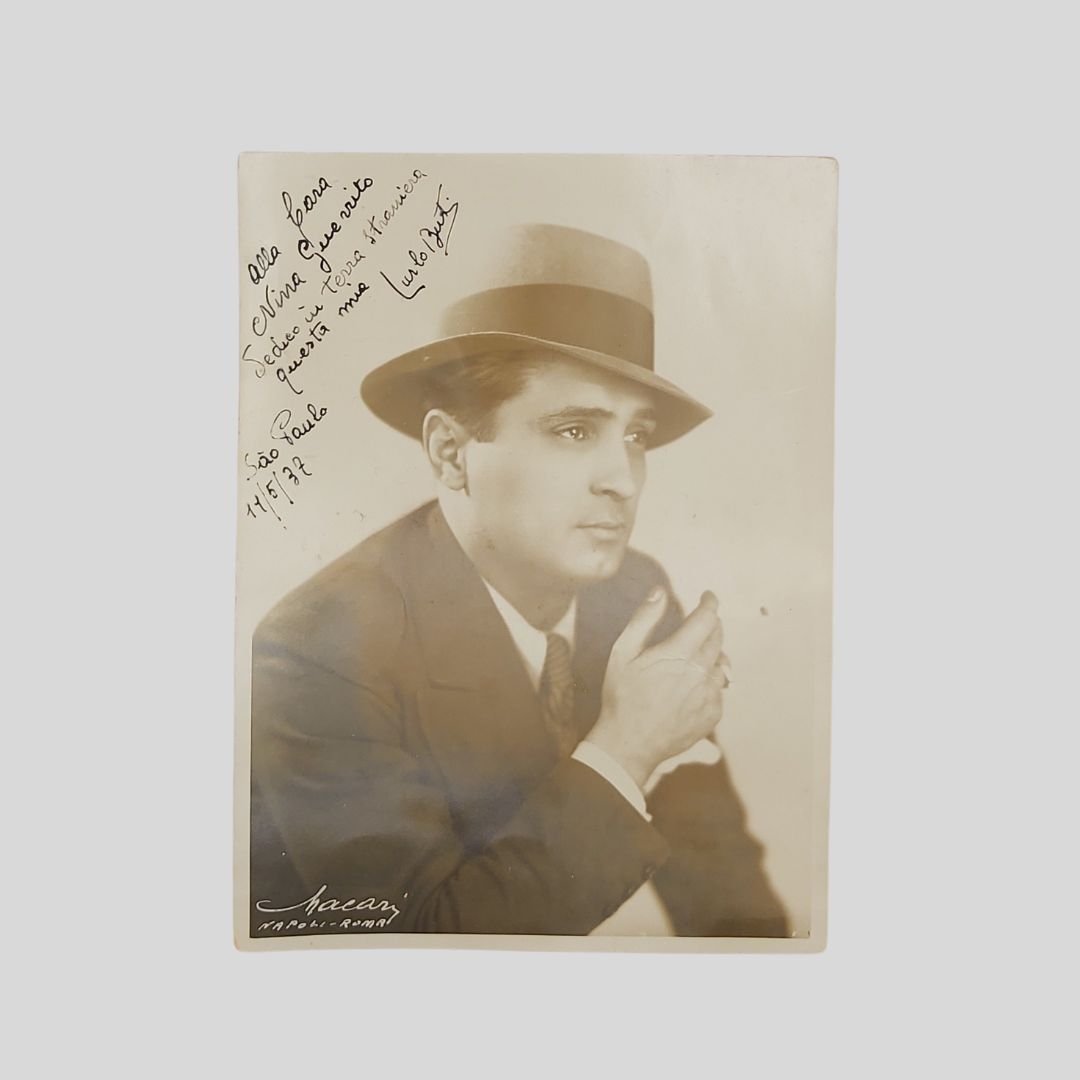 Fotografia originale con dedica e firma autografa.