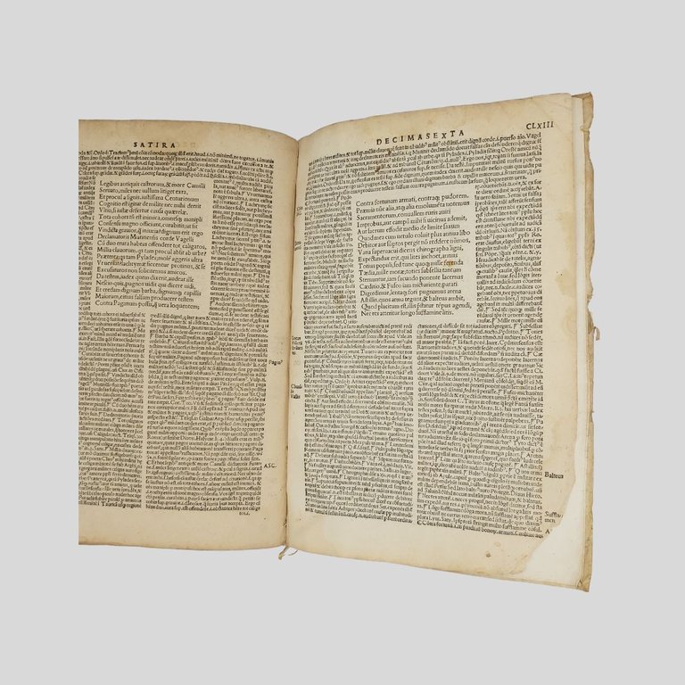 Iu. Iuvenalis aquinatis Satyrographi Opus. Interprete Joanne Britannico viro eruditissimo. …