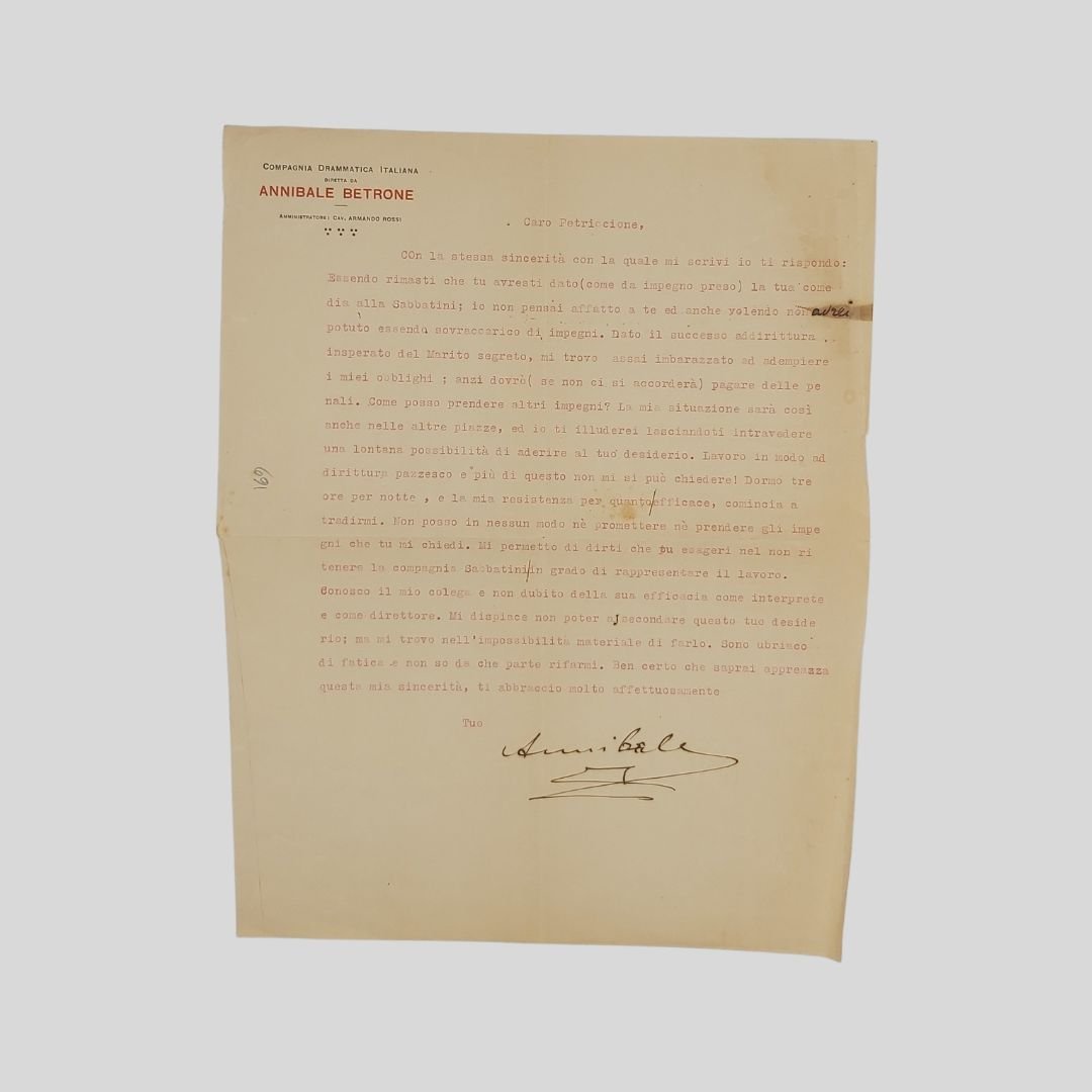 Lettera dattiloscritta con firma autografa, indirizzata al commediografo napoletano Federico …