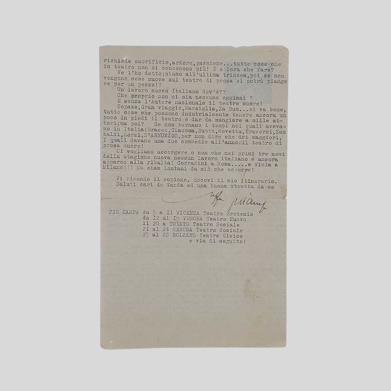 Lettera dattiloscritta con firma autografa indirizzata al critico teatrale napoletano …