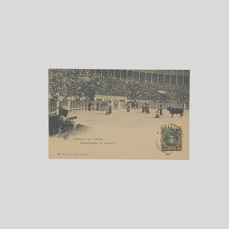 Madrid. Corrida de Toros. Adornandose en un quite. | Immagine Gallery 1