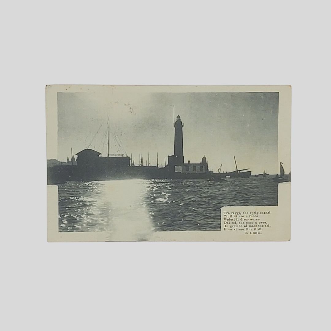 Versi con faro e raggi di sole.