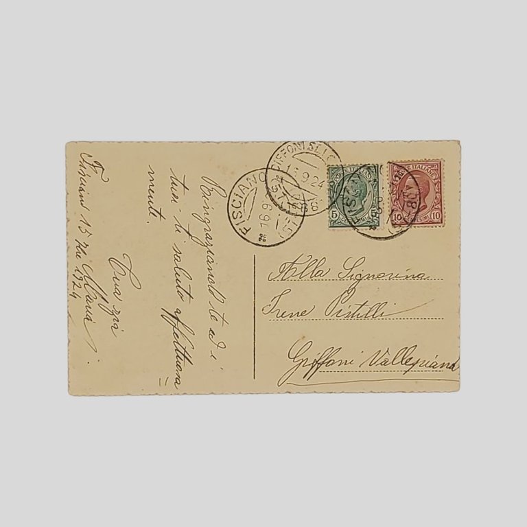 Versi con paesaggio montano.