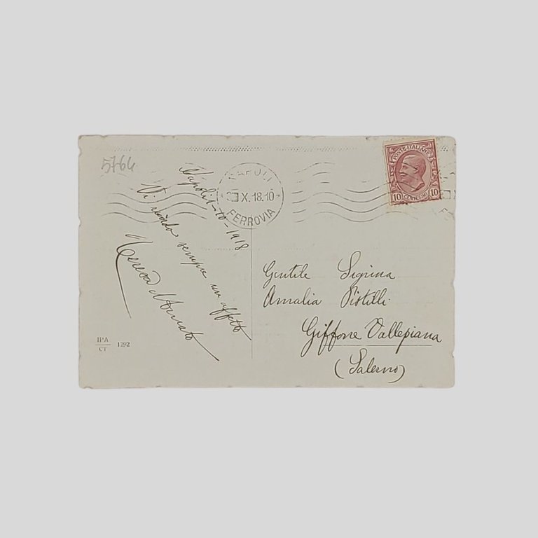 Versi, con viale alberato.