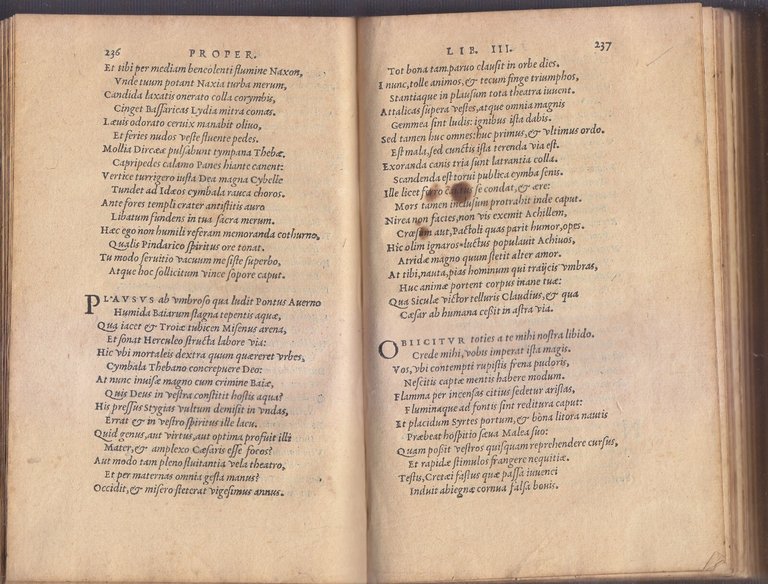 CATULLI TIBULLI PROPERTI nova editio Iosephus Scaligeri CASTIGATIONES 1577 Libro