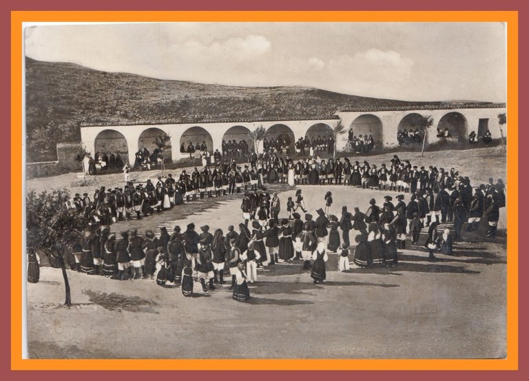 COSTUMI SARDI IL BALLO TRADIZIONALE Cartolina Vintage d'epoca viaggiata anni …