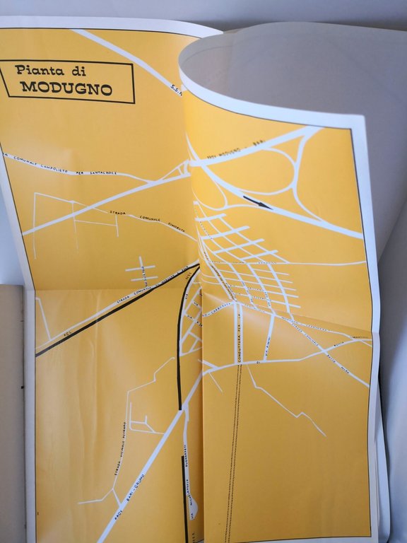 CURIOSANDO PER MODUGNO di Nicola Milano 1979 libro guida della …