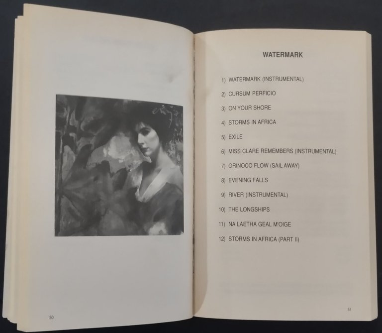 ENYA TUTTI I TESTI ORIGINALI CON TRADUZIONE A FRONTE Lo …