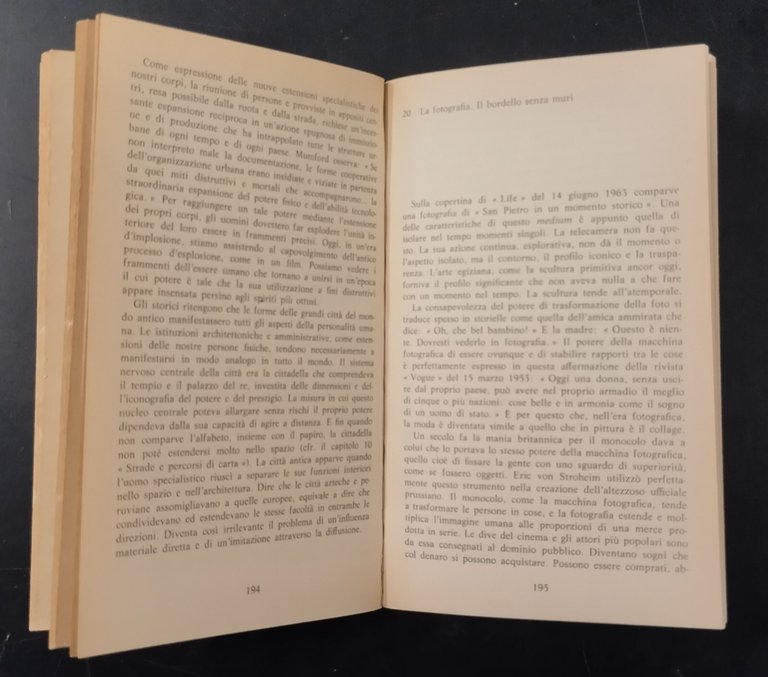 GLI STRUMENTI DEL COMUNICARE di Marshall McLuhan 1977 Garzanti Libro