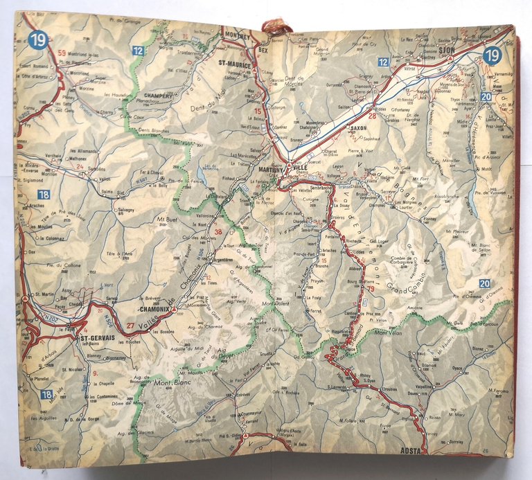 GUIDE AUTOMOBILE OFFICIEL DE LA SUISSE 1952 53 Editions Hallwag …