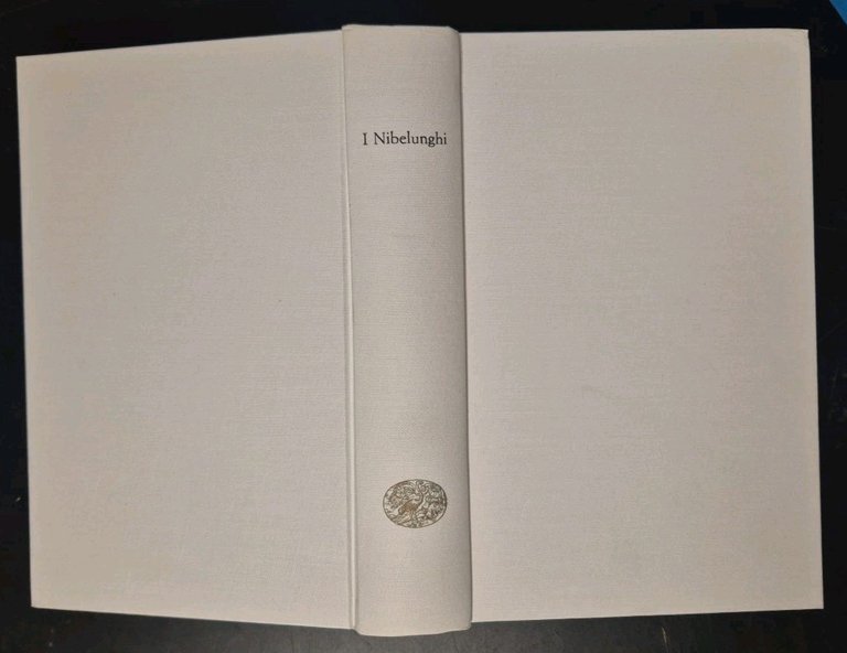 I NIBELUNGHI a cura di Laura Mancinelli 1972 Einaudi I …