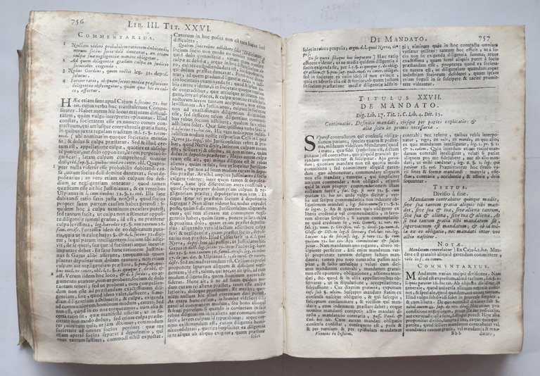 INSTITUTIONUM IMPERIALIUM COMMENTARIUS di Arnoldi Vinnii 1712 Balleonium Libro