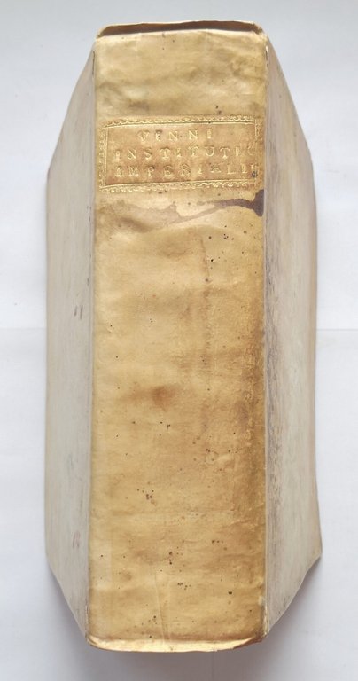 INSTITUTIONUM IMPERIALIUM COMMENTARIUS di Arnoldi Vinnii 1712 Balleonium Libro