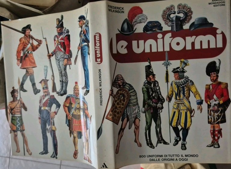 Le uniformi 800 uniformi di tutto il mondo dalle origini …