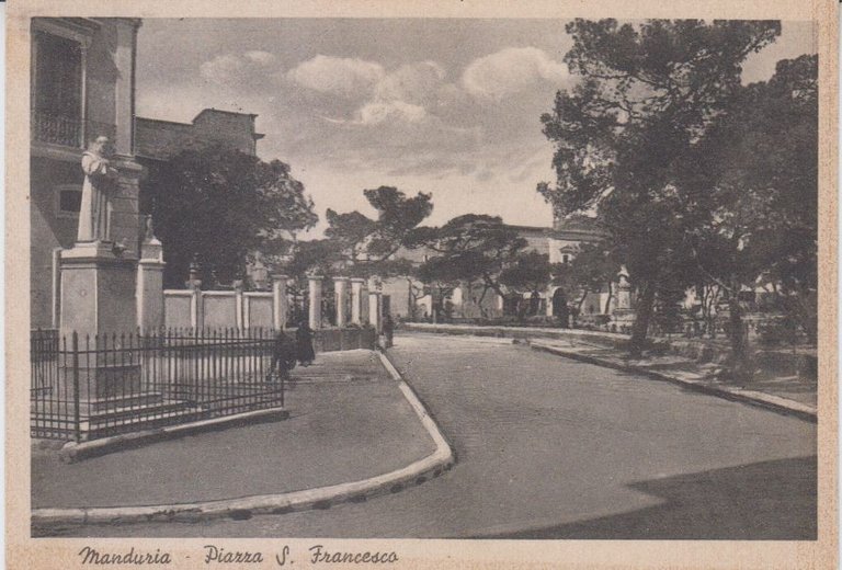 MANDURIA Piazza San Francesco Cartolina Viaggiata 1952 Taranto Edizioni Perrucci | Immagine Gallery 3