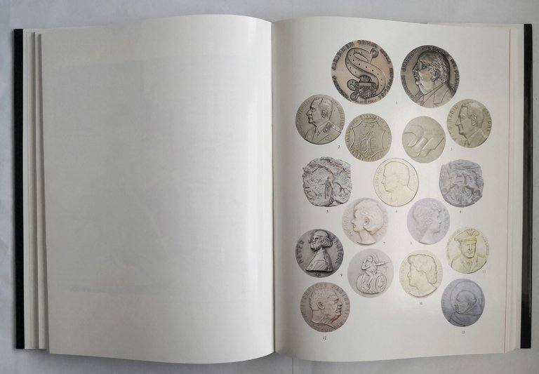 MEDAGLIE IN ITALIA di Mario Valeriani 1993 Edizioni Radio libro …