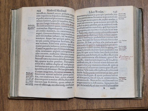 METHODUS MEDENDI Francisci Vallesii + SECUNDARUM INTENTIONUN NATURA 1589 libri