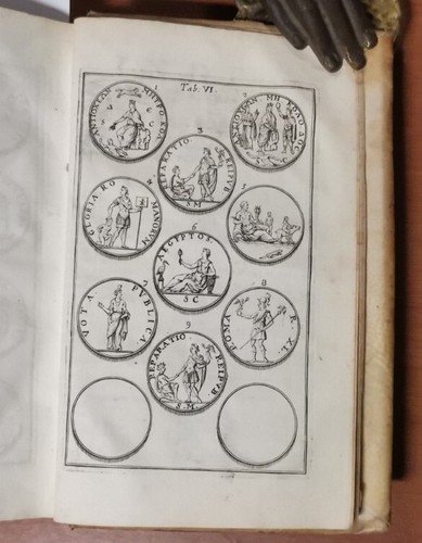 Panegyricae orationes veterum oratorum notis ac numismatibus illustravit 1708