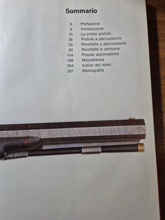 PISTOLE E REVOLVERS ENCICLOPEDIA ILLUSTRATA di Frederick Myatt 1982 Libro …