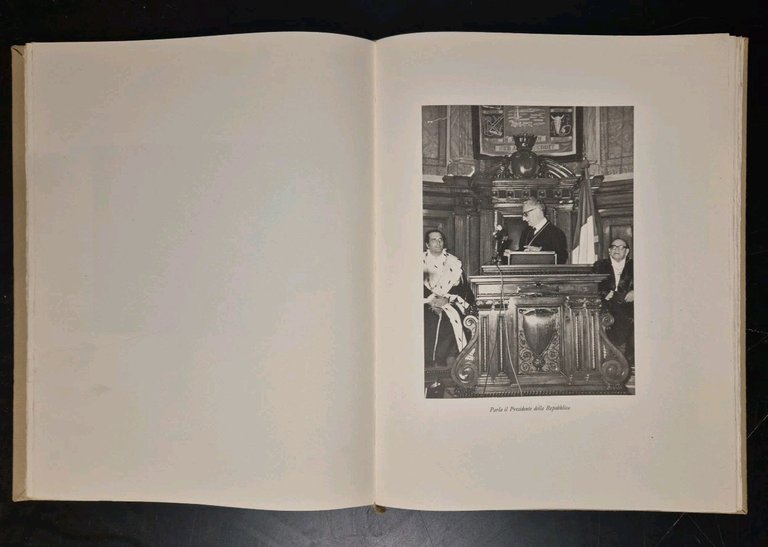 REALIZZAZIONI E PROGRAMMI 1973 omaggio presidente Leone Università Bari Libro