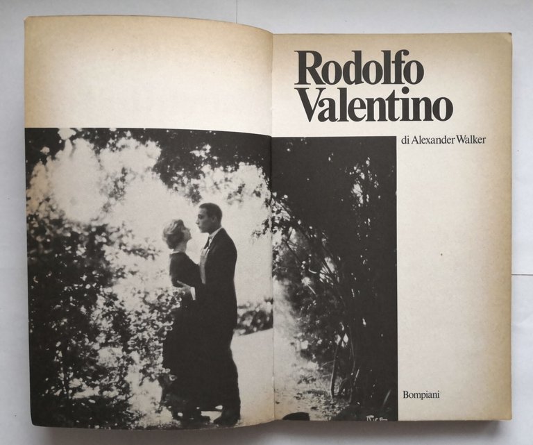 RODOLFO VALENTINO di Alexander Walker 1977 Bompiani libro biografia attore