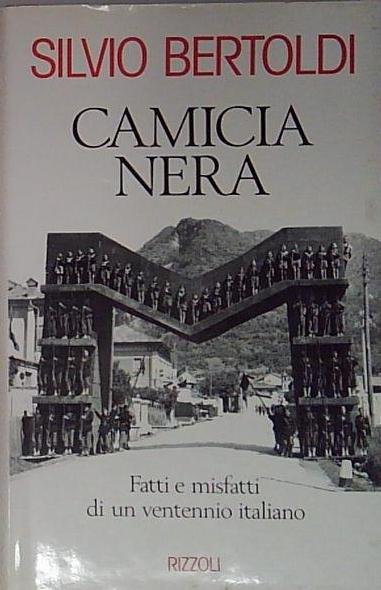 Camicia nera | Immagine principale