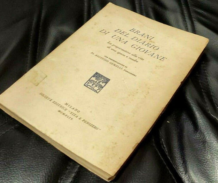 Gemelli BRANI DEL DIARIO DI UNA GIOVANE Preparazione sposa madre …