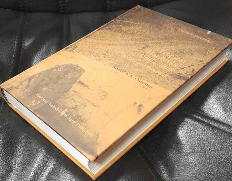 Roleof Oldeman TROPICAL HARDWOOD UTILIZATION Practice prospects 1982