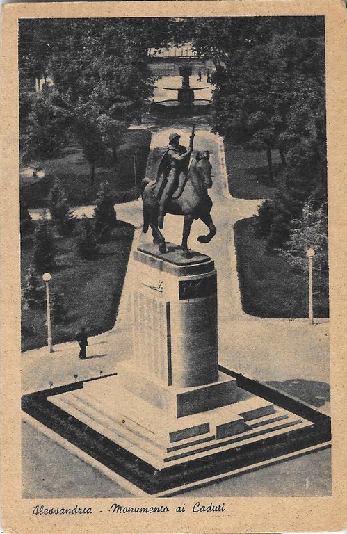 Alessandria. Monumento ai Caduti. Non viaggiata