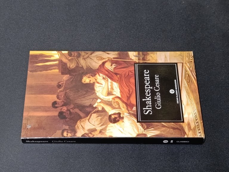 Amleto + Giulio Cesare: lotto di 2 libri Oscar Mondadori