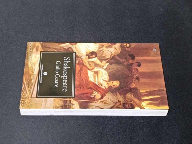 Amleto + Giulio Cesare: lotto di 2 libri Oscar Mondadori