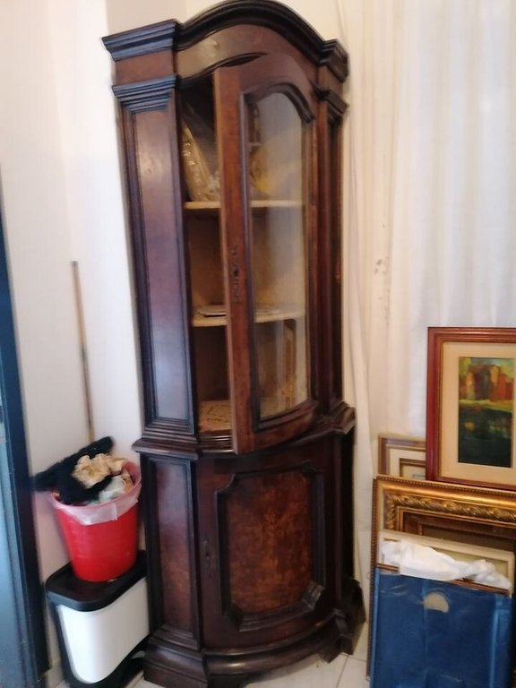 Angoliera Vetro Bombato Impiallacciata in Radica di Noce 5 Ripiani …