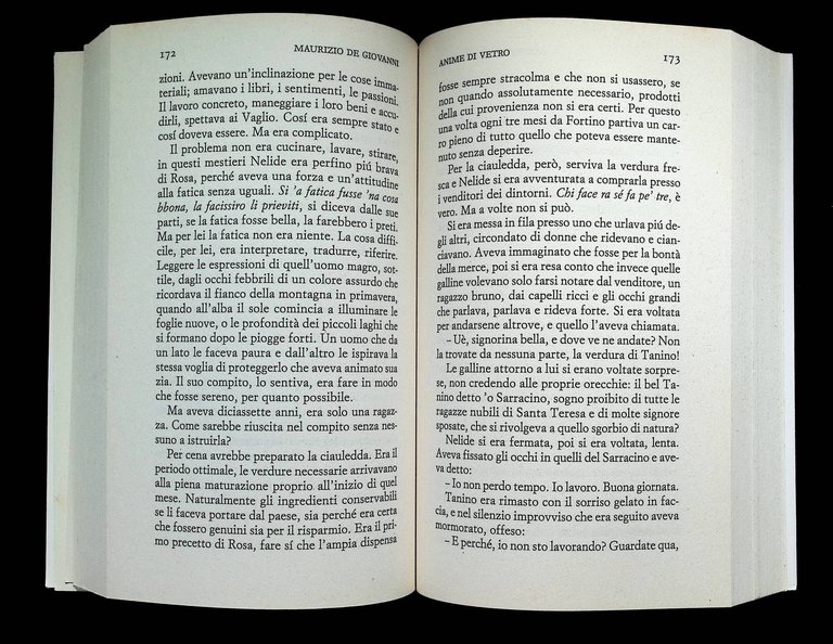 Anime di vetro. Falene per il commissario Ricciardi | Immagine Gallery 4