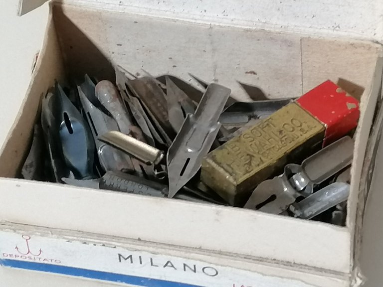Antica Scatola Pennino Locati N^ 900 Milano Pennini Vintage Piena