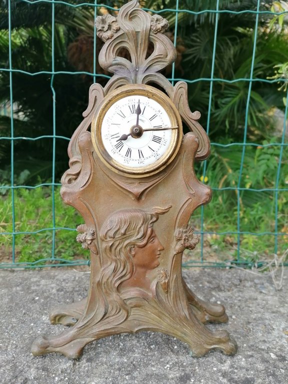 Antico orologio da tavolo in antimonio bronzato d'epoca e stile …