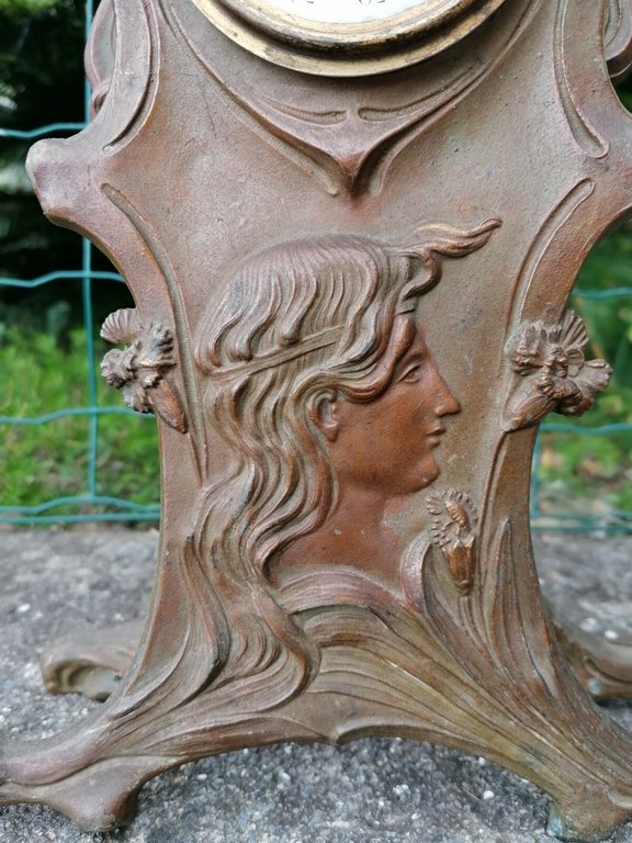 Antico orologio da tavolo in antimonio bronzato d'epoca e stile …