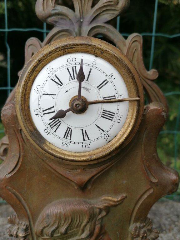 Antico orologio da tavolo in antimonio bronzato d'epoca e stile …