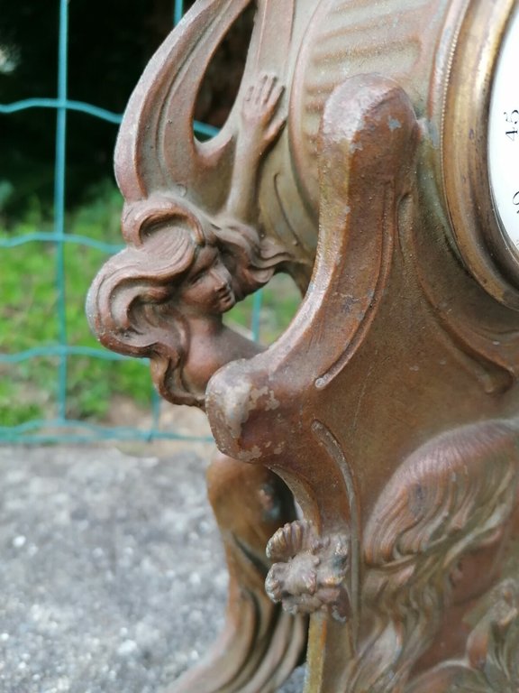 Antico orologio da tavolo in antimonio bronzato d'epoca e stile …