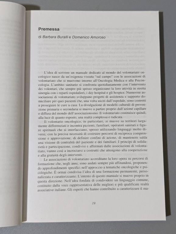 Camici invisibili. Manuale pratico per volontari in oncologia