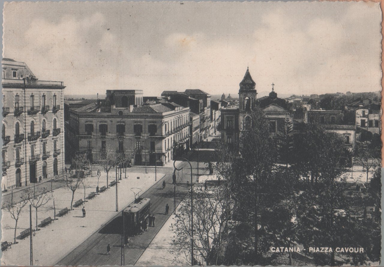 Catania. Piaza Cavour. Viaggiata | Immagine principale