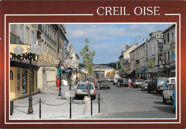 Creil (Oise). Rue Jules Uhry. Non viaggiata