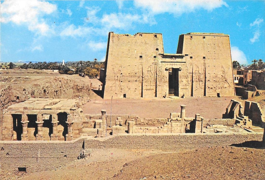 Egypt. General View of Edfou Temple. Non viaggiata | Immagine principale