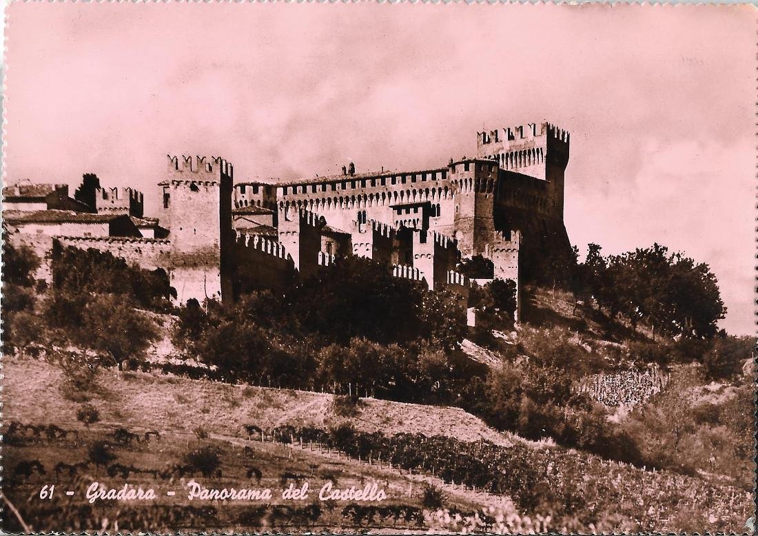 Gradara. Panorama del Castello. Non viaggiata | Immagine principale