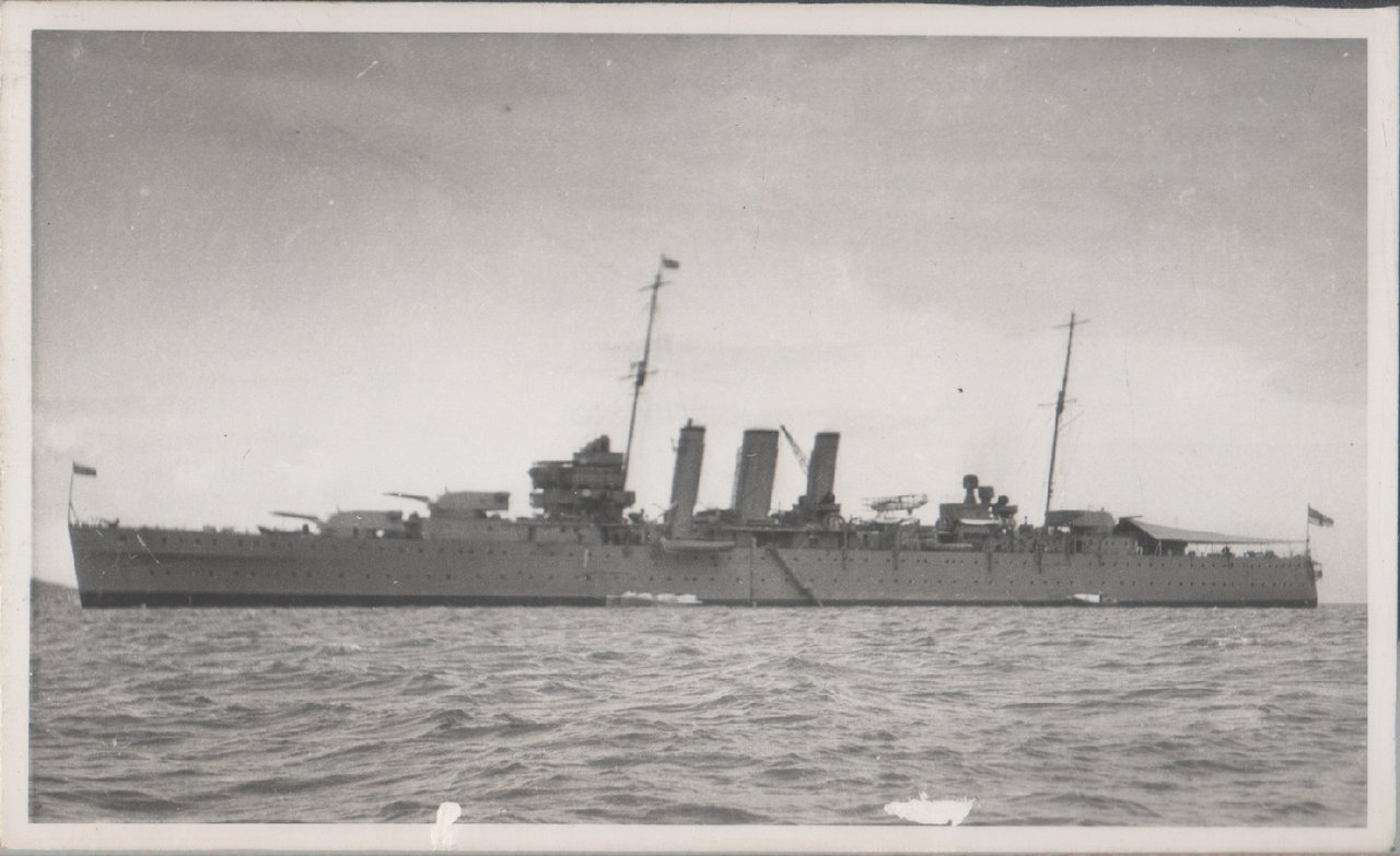 HMS Dorsetshire (40). Photo | Immagine principale