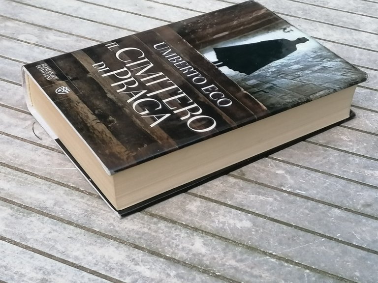 Il cimitero di Praga