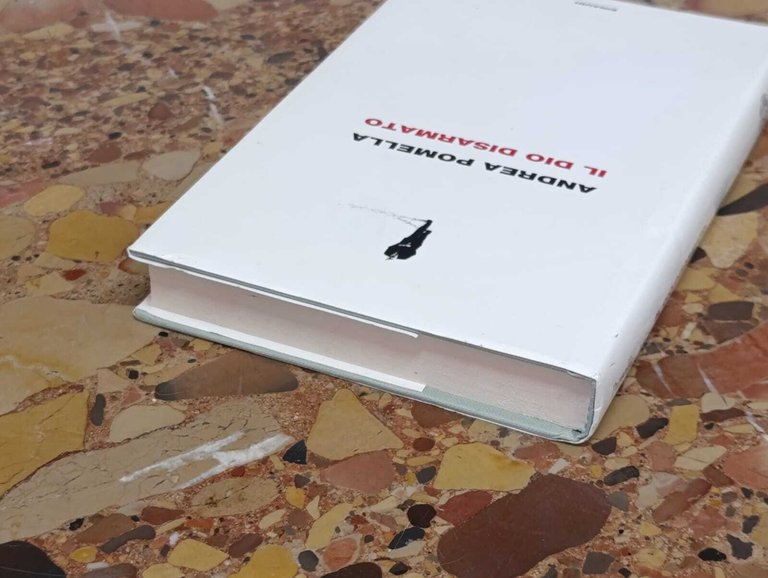 Il dio disarmato | Immagine Gallery 7