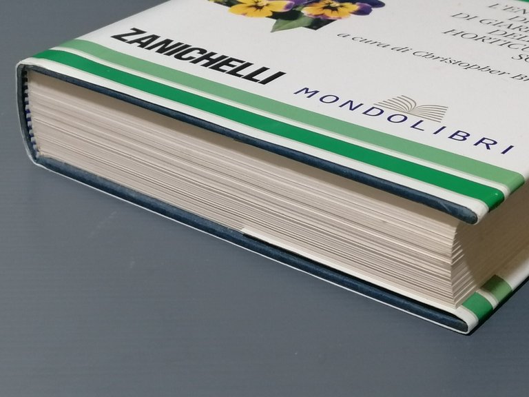 Il Manuale Di Giardinaggio Libro Brickell Zanichelli Mondolibri 2001