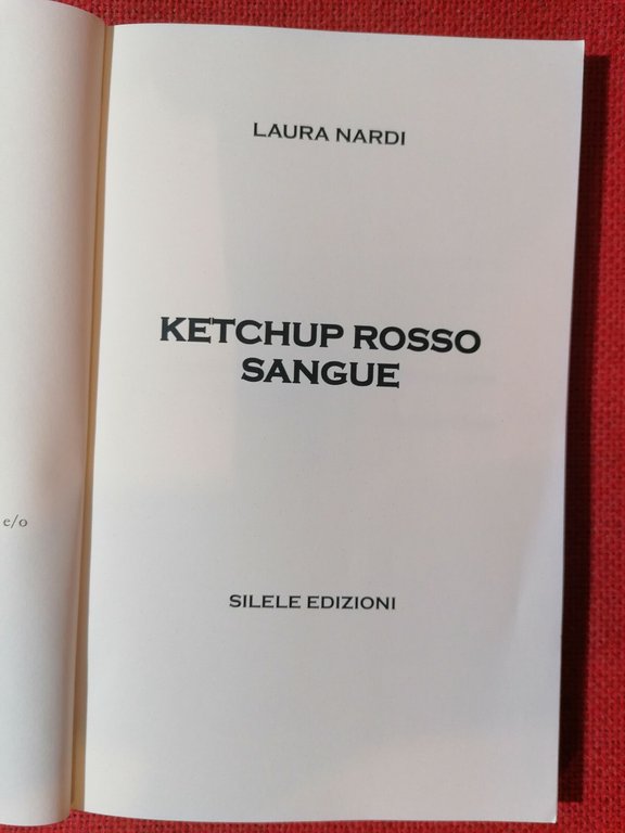Ketchup rosso sangue